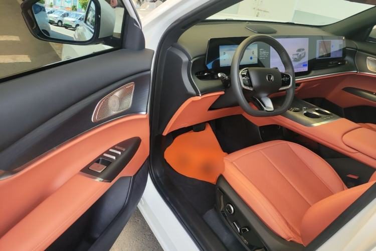 Changan CS75 PLUS 2026 — салон, сиденья, 3 700 км, Guazi 5pcbgc5swg, фото 7