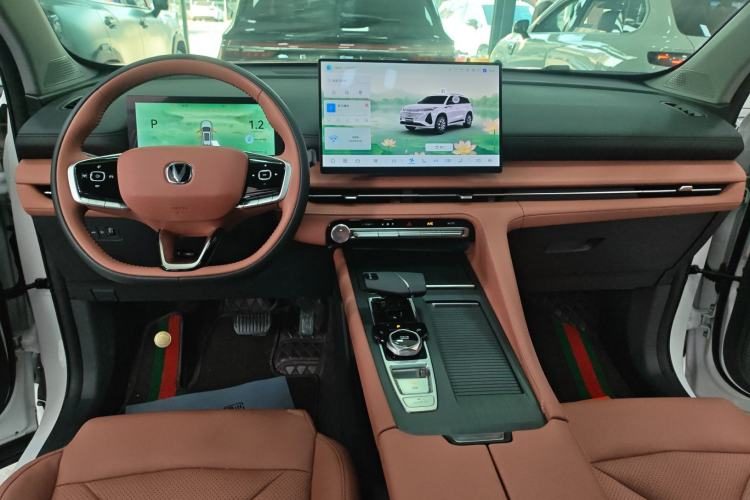 Changan CS75 PLUS 2026 — салон, центральная консоль, 7 000 км, Guazi qju32szr8t, фото 3