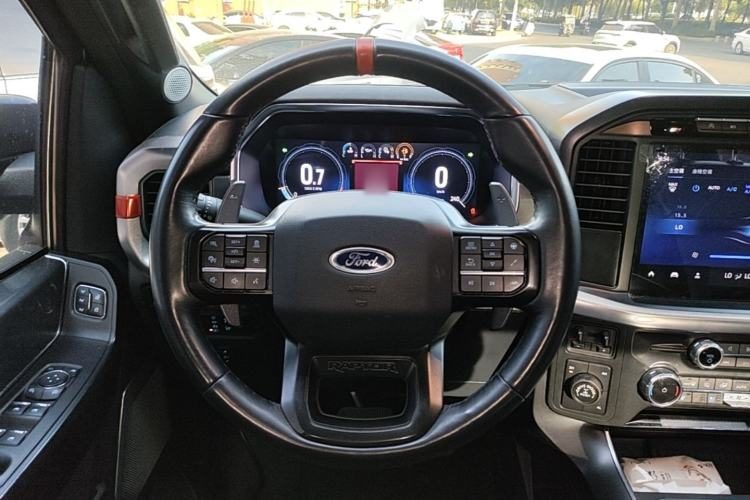 Ford F-150 Raptor 2023 — салон, рулевое колесо, 68 500 км, Guazi ymtvp95qej, фото 6