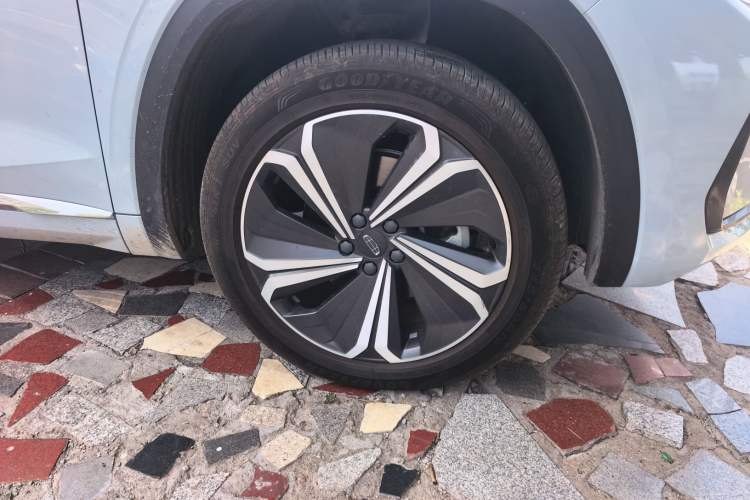 Geely Auto Monjaro L 2022 — колесо и диск, 64 500 км, Guazi k47ty3vz4u, фото 8