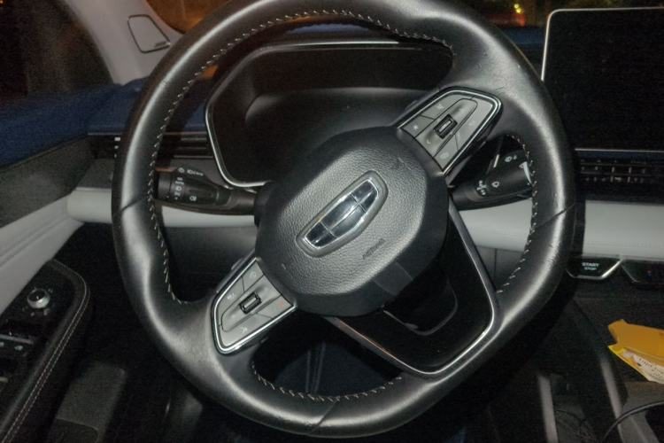 Geely Auto Preface 2021 — салон, рулевое колесо, 76 200 км, Guazi wey3scgsjg, фото 6