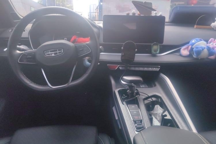 Geely Auto Preface 2023 — салон, центральная консоль, 22 300 км, Guazi cc94wp2cgg, фото 5