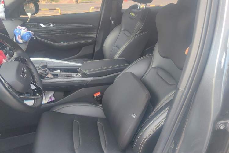 Geely Auto Preface 2023 — салон, сиденья, 22 300 км, Guazi cc94wp2cgg, фото 8