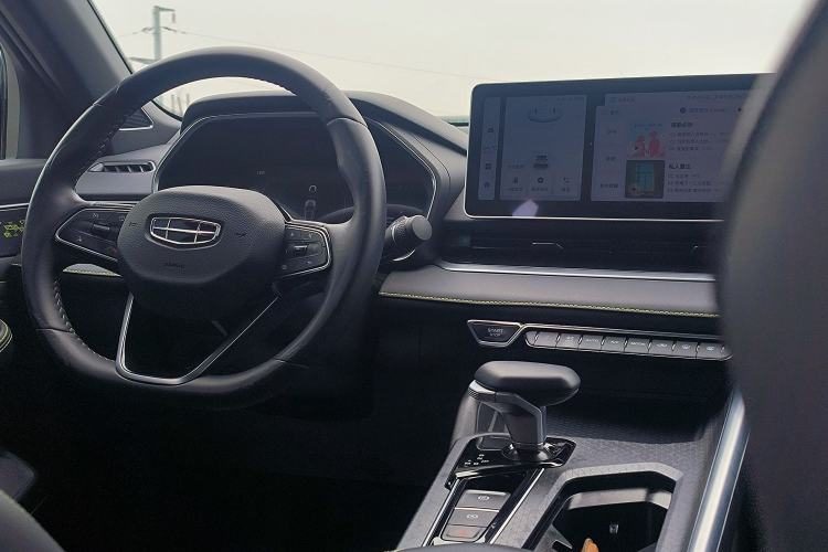 Geely Auto Preface 2023 — салон, управление климатом, 28 500 км, Guazi xdjxstxl9d, фото 6