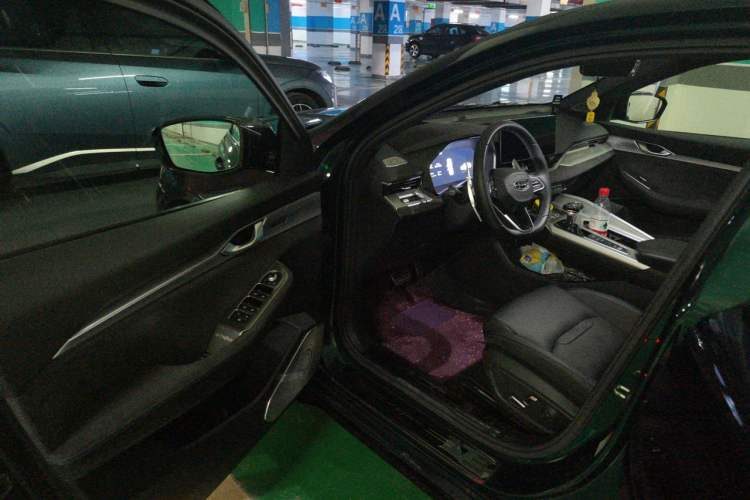Geely Auto Preface 2024 — салон, сиденья, 12 700 км, Guazi 5ee3ul5663, фото 7