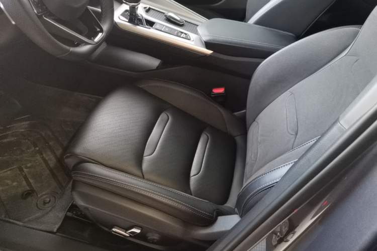 Geely Auto Preface 2024 — салон, сиденья, 12 600 км, Guazi 93ehhlzazr, фото 8