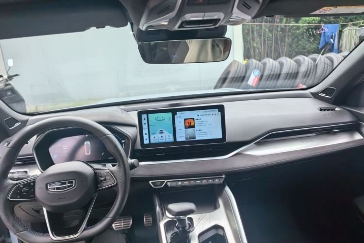 Geely Auto Preface 2024 — салон, центральная консоль, 4 000 км, Guazi v9y24mb3w6, фото 5
