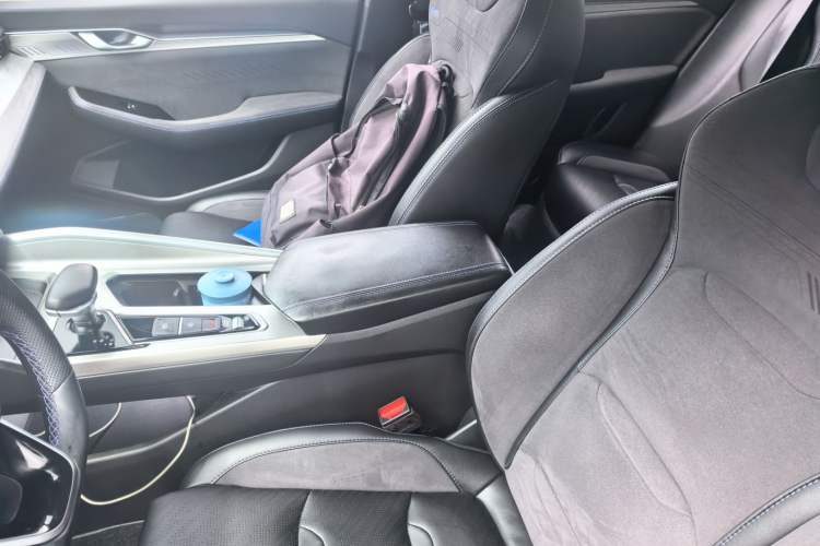 Geely Auto Preface 2024 — салон, сиденья, 4 000 км, Guazi v9y24mb3w6, фото 8