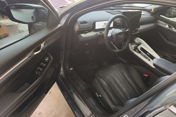 Geely Auto Preface 2025 — салон, сиденья, 10 600 км, Guazi e4waw589fm, фото 7