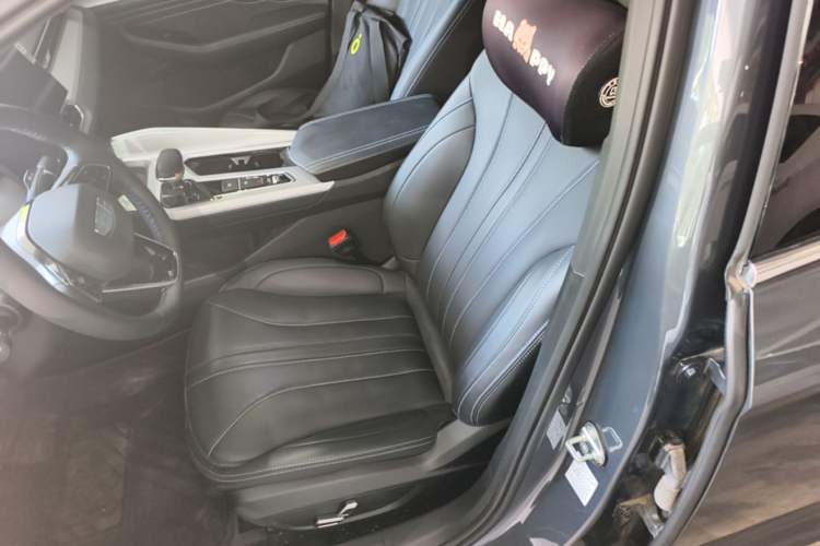 Geely Auto Preface 2025 — салон, сиденья, 10 600 км, Guazi e4waw589fm, фото 8