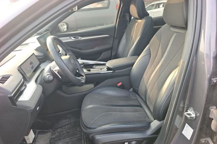 Geely Auto Preface 2025 — салон, сиденья, 6 900 км, Guazi v8rlf68acl, фото 3