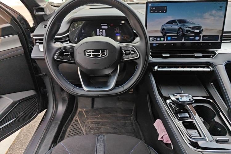 Geely Auto Preface 2026 — салон, рулевое колесо, 2 400 км, Guazi l49kdntg3j, фото 6