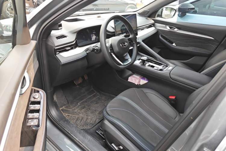 Geely Auto Preface 2026 — салон, сиденья, 2 400 км, Guazi l49kdntg3j, фото 8