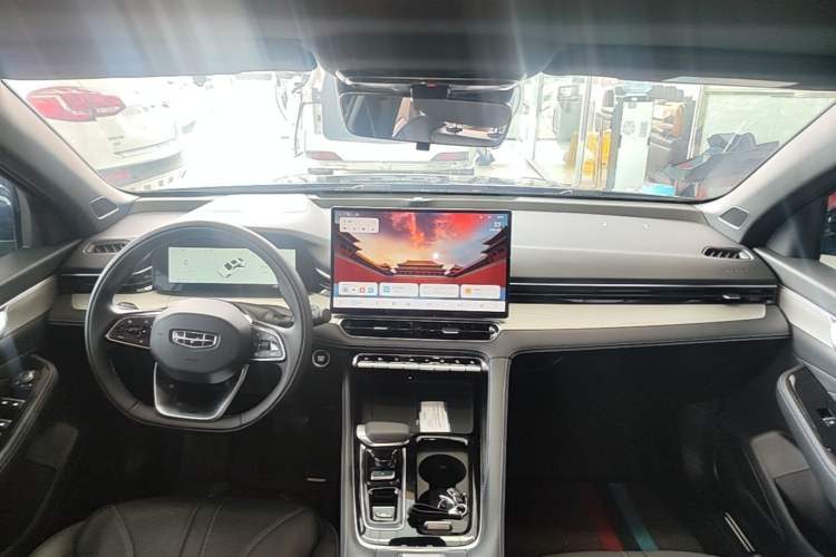 Geely Auto Preface 2026 — салон, центральная консоль, 3 700 км, Guazi wxumf34uml, фото 5