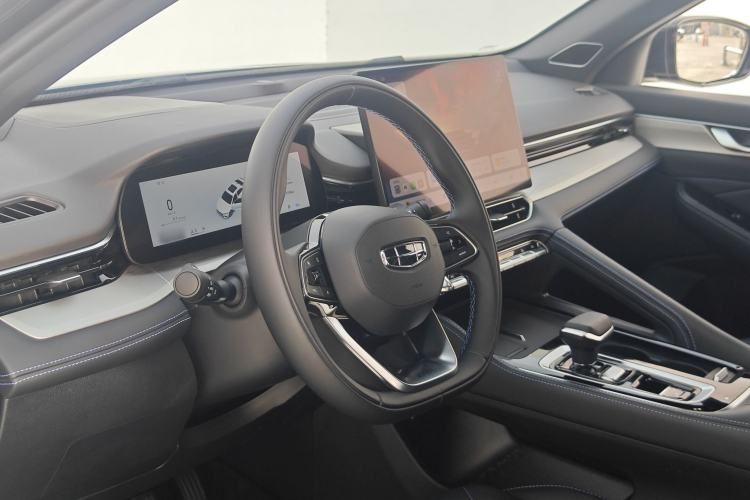 Geely Auto Preface 2026 — салон, рулевое колесо, 3 700 км, Guazi wxumf34uml, фото 6