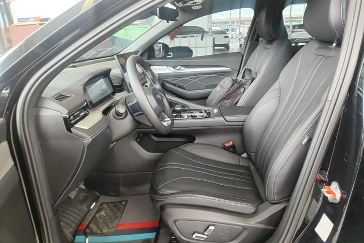 Geely Auto Preface 2026 — салон, сиденья, 3 700 км, Guazi wxumf34uml, фото 8