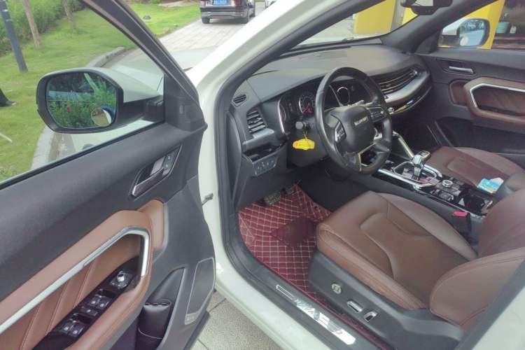 Haval H6 2017 — салон, сиденья, 124 800 км, Guazi dccvbytndc, фото 8