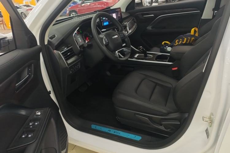 Haval H6 2025 — салон, сиденья, 100 км, Guazi 3ak4bv4mcs, фото 3