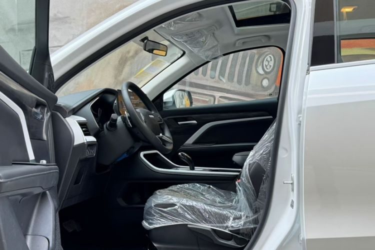Haval H6 2025 — салон, 100 км, Guazi 3ak4bv4mcs, фото 4