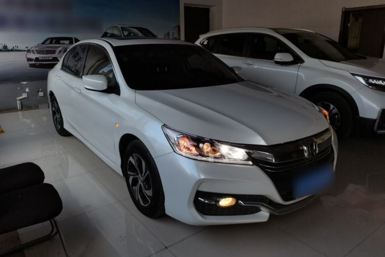 Honda Accord 2016 — вид спереди справа, 95 700 км, Guazi szlmt6krqr, фото 3