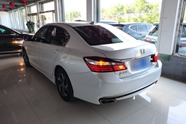Honda Accord 2016 — вид сзади слева, 95 700 км, Guazi szlmt6krqr, фото 4
