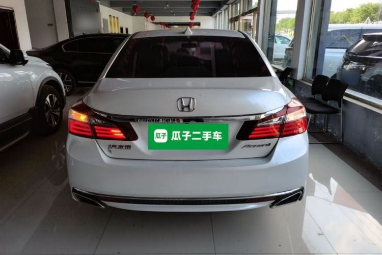 Honda Accord 2016 — вид сзади, 95 700 км, Guazi szlmt6krqr, фото 5