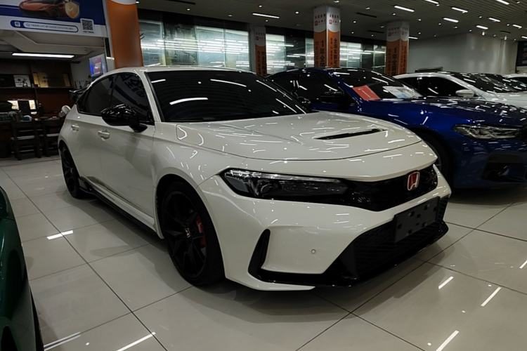 Honda Civic 2023 — вид спереди справа, 6 100 км, Guazi 2t4ccj2cez, фото 2