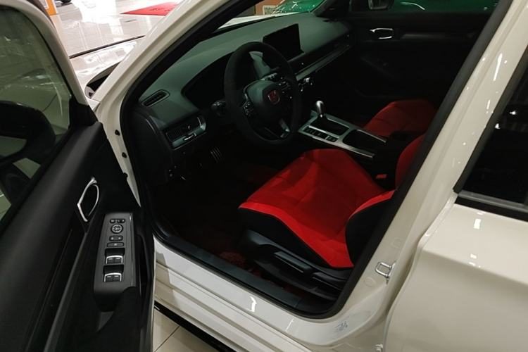 Honda Civic 2023 — салон, сиденья, 6 100 км, Guazi 2t4ccj2cez, фото 7