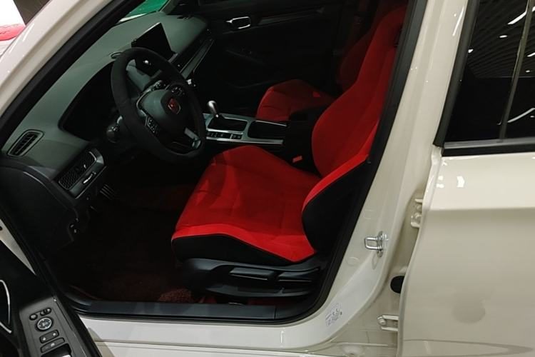 Honda Civic 2023 — салон, сиденья, 6 100 км, Guazi 2t4ccj2cez, фото 8