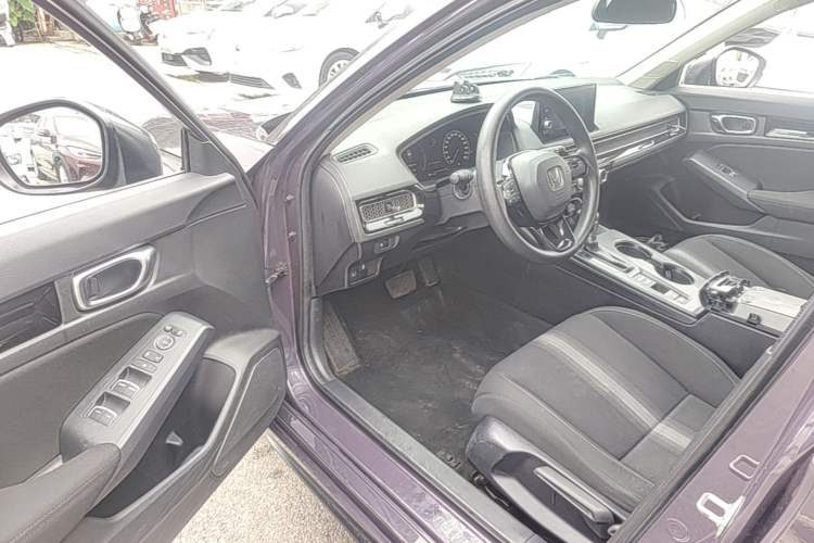 Honda Civic 2023 — салон, сиденья, 122 100 км, Guazi xtgcwgytvj, фото 7