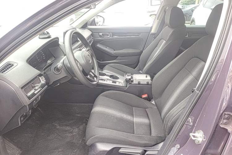 Honda Civic 2023 — салон, сиденья, 122 100 км, Guazi xtgcwgytvj, фото 8