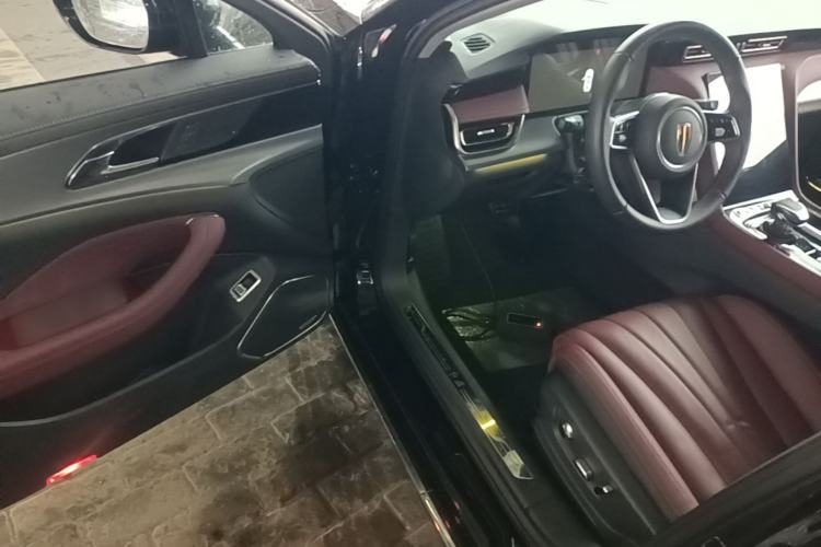 Hongqi H5 2024 — салон, сиденья, 34 600 км, Guazi jesspf7pcm, фото 8
