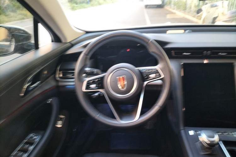 Hongqi H5 2024 — салон, рулевое колесо, 44 100 км, Guazi jkrh39ux9y, фото 6