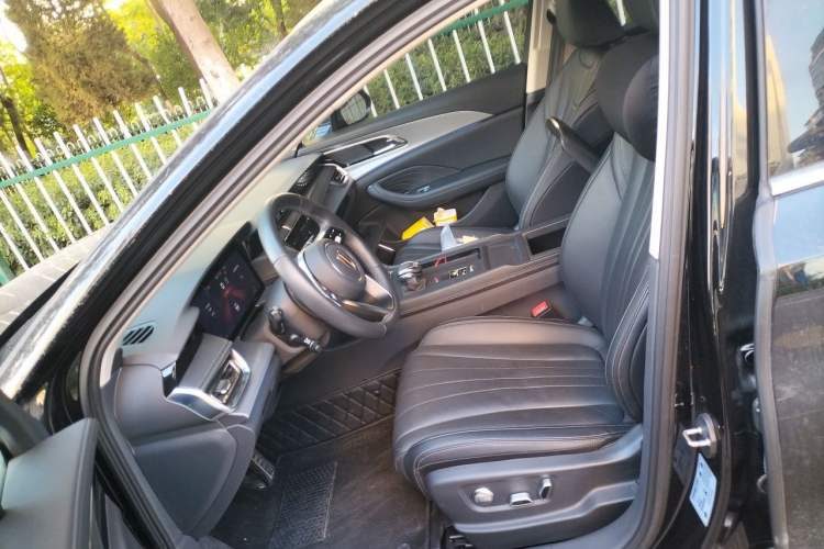 Hongqi H5 2024 — салон, сиденья, 44 100 км, Guazi jkrh39ux9y, фото 8