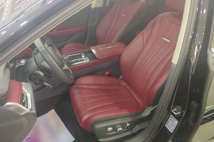 Hongqi H5 2024 — салон, сиденья, 22 400 км, Guazi myylkhadms, фото 3