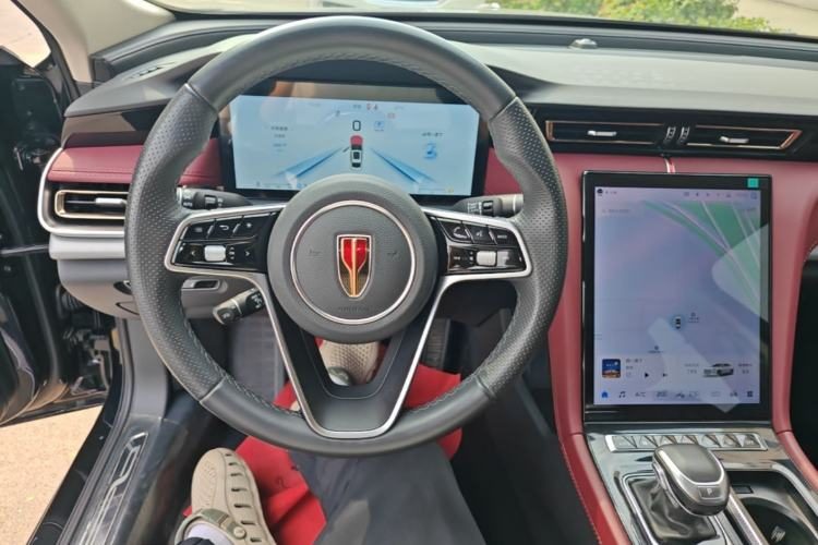 Hongqi H5 2024 — салон, рулевое колесо, 26 700 км, Guazi n68vdx22y3, фото 6