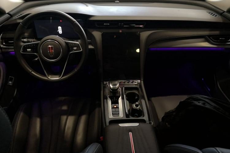 Hongqi H5 2024 — салон, центральная консоль, 25 800 км, Guazi phsegjvymn, фото 5