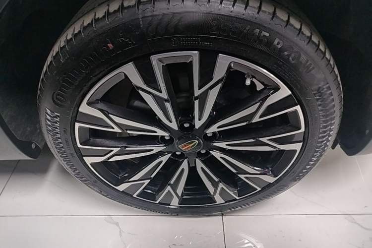 Hongqi HS5 2025 — колесо и диск, 15 700 км, Guazi lfsusyx5gp, фото 8