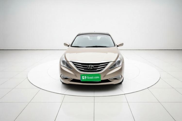Hyundai Sonata 2014 — вид спереди, 99 300 км, Guazi ktzhs7splc, фото 2