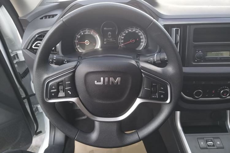 Isuzu JLM 2024 — салон, рулевое колесо, 10 600 км, Guazi 69h4bj8597, фото 6