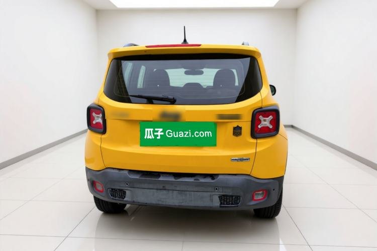 Jeep Renegade 2017 — вид сзади, 111 700 км, Guazi lnd2nfbvqf, фото 3