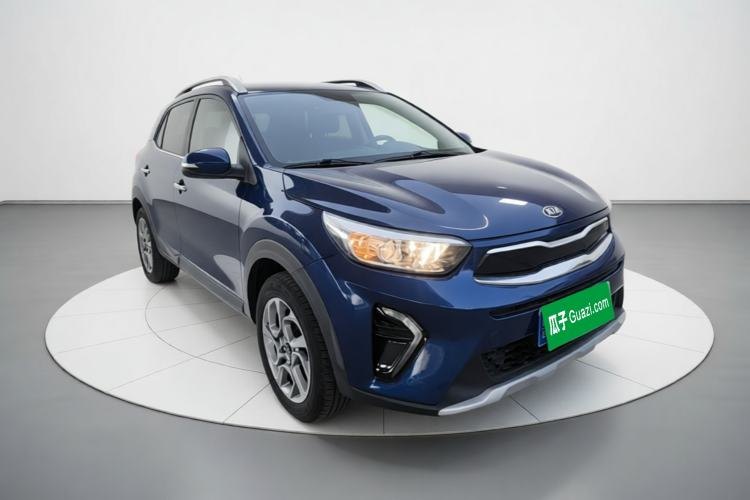 Kia kx1 Stonic 2019 — вид спереди справа, 76 900 км, Guazi uhvhzflyr6, фото 3