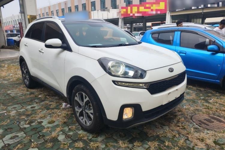 Kia KX3 2015 — вид спереди справа, 83 600 км, Guazi dfydjextd5, фото 3