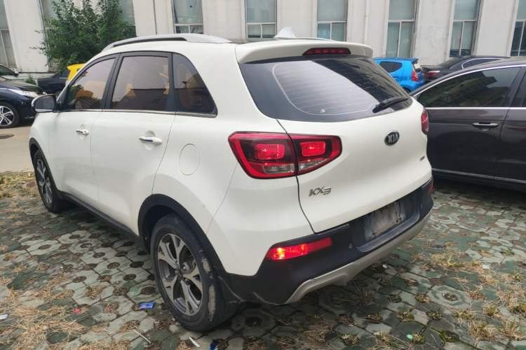 Kia KX3 2015 — вид сзади слева, 83 600 км, Guazi dfydjextd5, фото 4