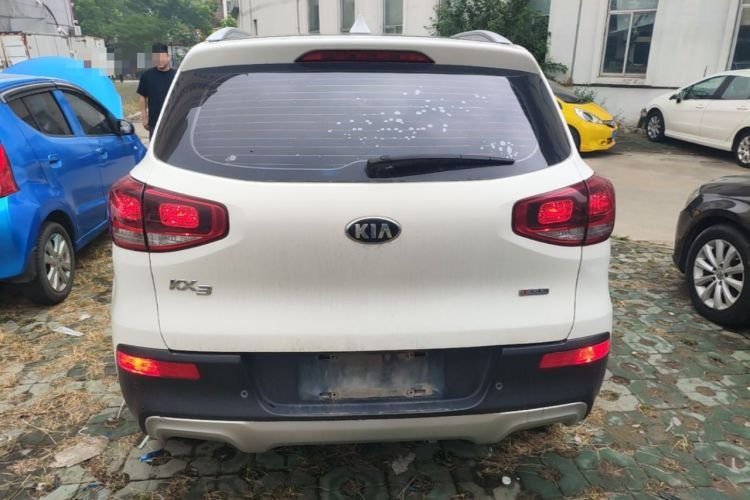 Kia KX3 2015 — вид сзади, 83 600 км, Guazi dfydjextd5, фото 5