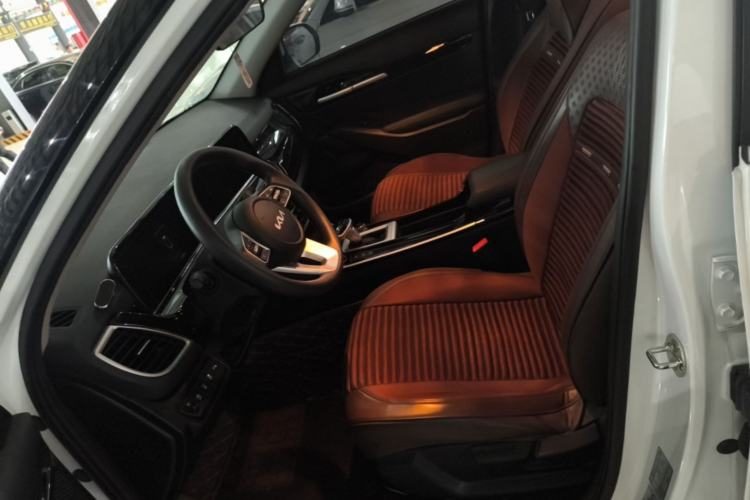Kia Seltos 2026 — салон, сиденья, 10 800 км, Guazi 99f686vbch, фото 8