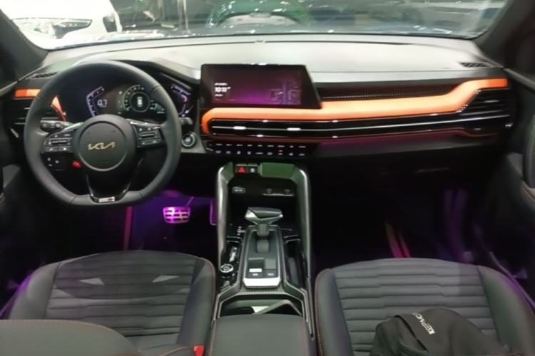 Kia Sportage R 2021 — салон, центральная консоль, 43 200 км, Guazi 3psg64l4a9, фото 5