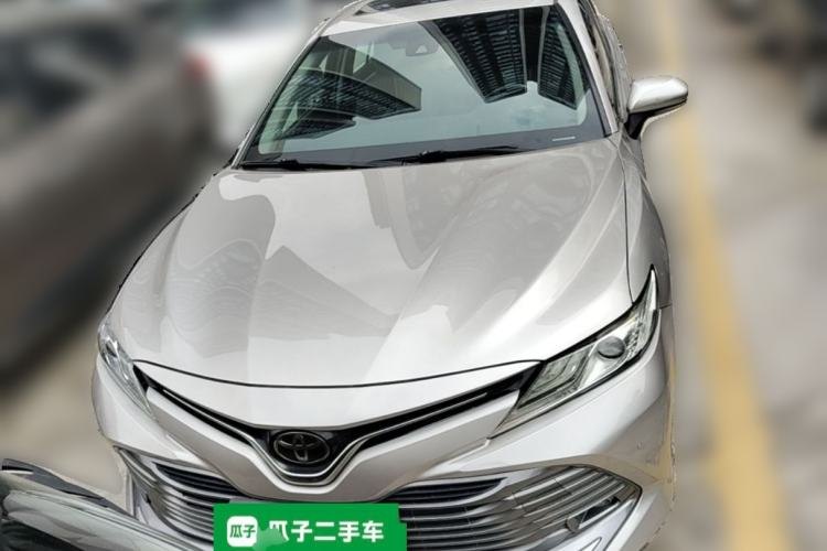 Toyota Camry 2018 — вид спереди, 110 399 км, Guazi 2b3mzcgskk, фото 2