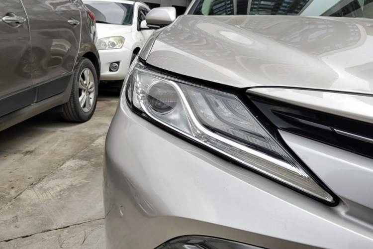 Toyota Camry 2018 — передняя фара, 110 399 км, Guazi 2b3mzcgskk, фото 7