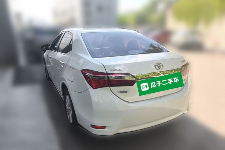 Toyota Corolla 2017 — вид сзади слева, 109 400 км, Guazi h4qtwqv5ut, фото 3